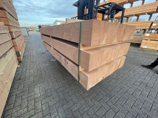 Ca. 10x Douglas Balken Fijnbezaagd, 200x200mm, lengte 500cm
